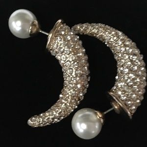 Faux Pearl with crystal clusters Earrings!